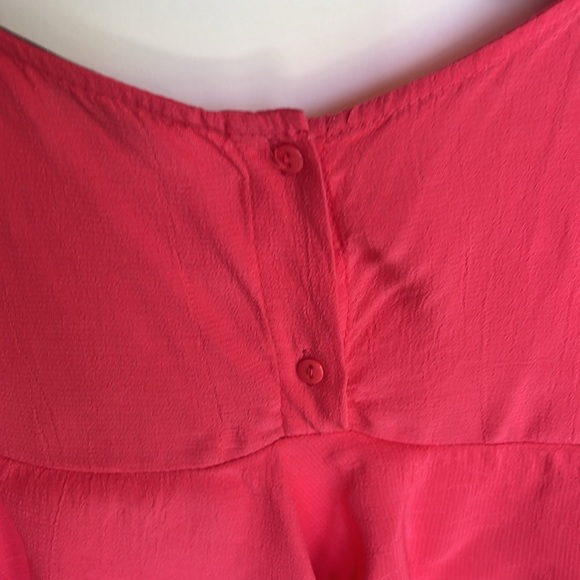 Lightweight Coral Pink Ruffled Top with Bare shoulders Size Small - Picture 8 of 11